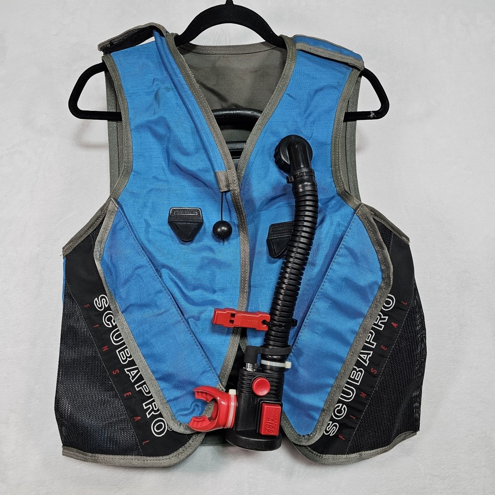 SCUBAPRO Finseal Vest Adukt Small Fegulator Weight Pockets Scuba Swim Pro Set